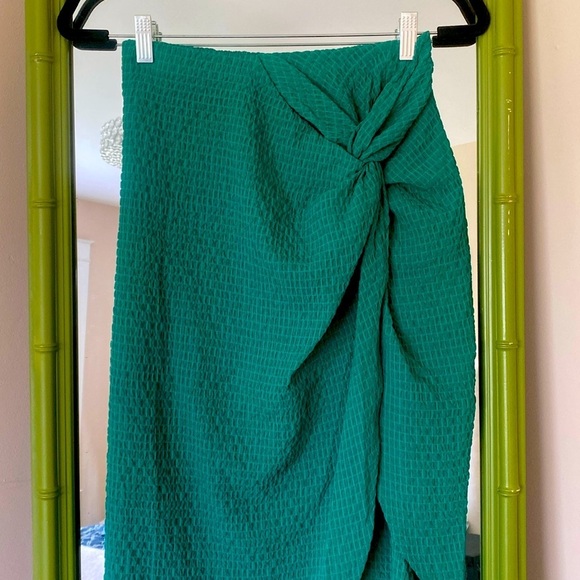 Lulu's Aesthetic Green Textured Knot-Front Midi Skirt Green Size S - Picture 3 of 5